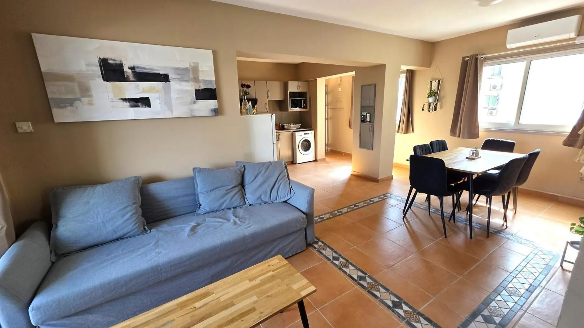 Daire Charming 2Br Classic Flat With Fast Wi-Fi Larnaca